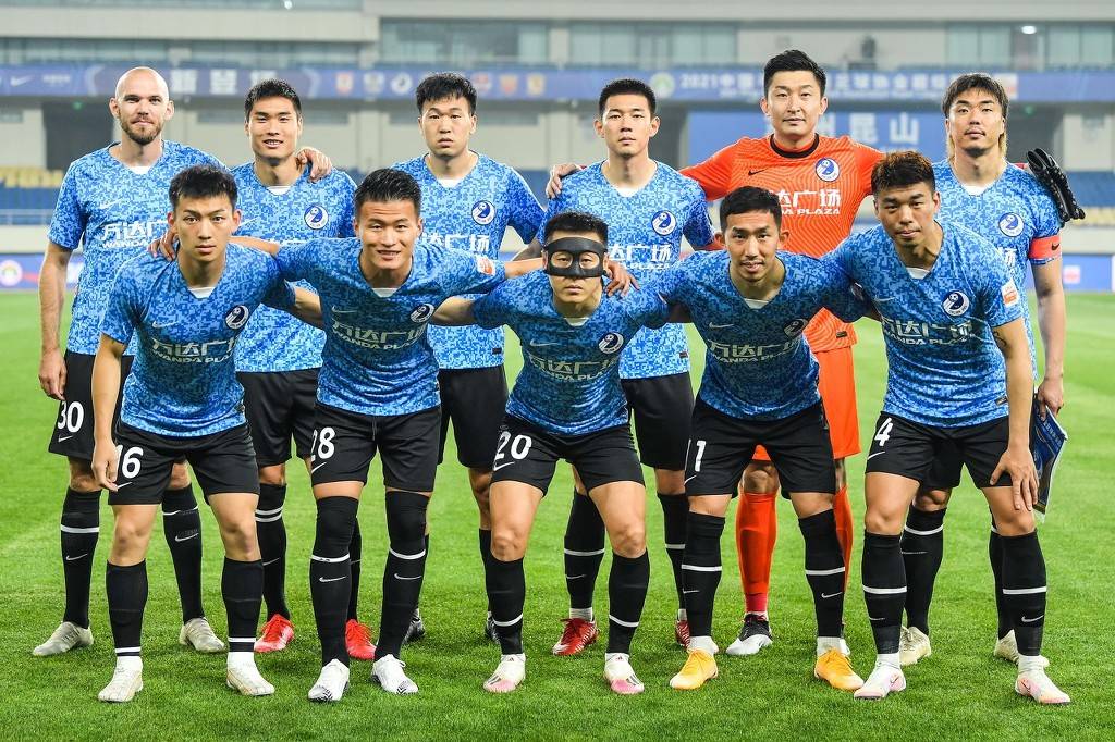 荷甲战报：瓦伊萨破门后染红，奈梅亨2-2战平阿贾克斯（荷甲快讯：瓦伊萨先破门后染红，奈梅亨2-2逼平阿贾克斯）